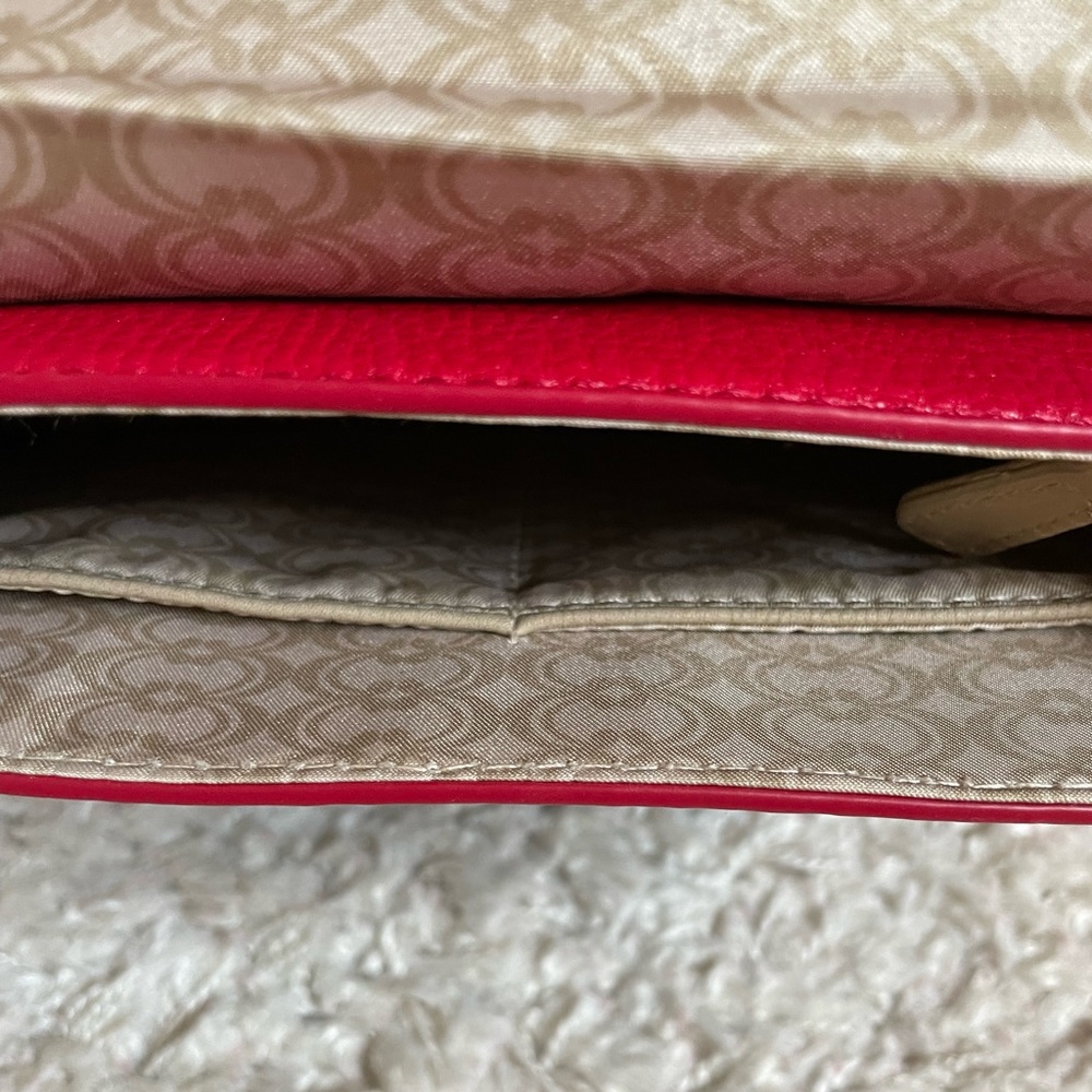 Red bag - Picture 8 of 13